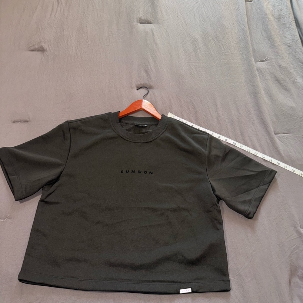 Sumwon Men’s Black Cropped Oversized Essential Tee - Picture 4 of 9